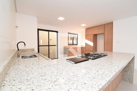 Sala/Cozinha de casa para alugar com 3 quartos, 225m² em Tingui, Curitiba