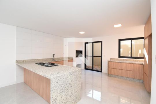 Sala/Cozinha de casa para alugar com 3 quartos, 225m² em Tingui, Curitiba