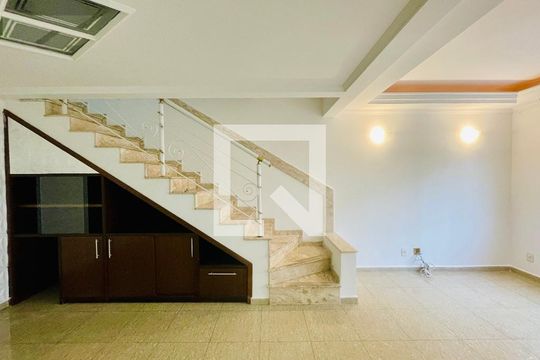 Sala de casa de condomínio à venda com 3 quartos, 210m² em Ponte Grande, Guarulhos