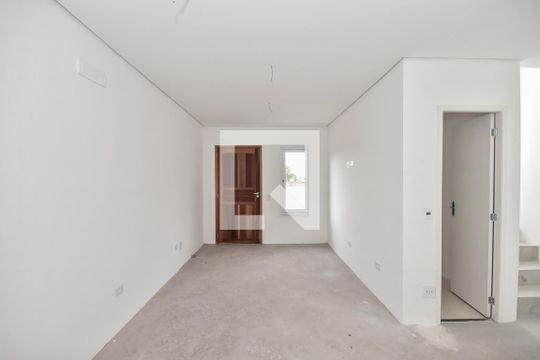 Sala de casa de condomínio à venda com 2 quartos, 80m² em Jardim Monte Kemel, São Paulo