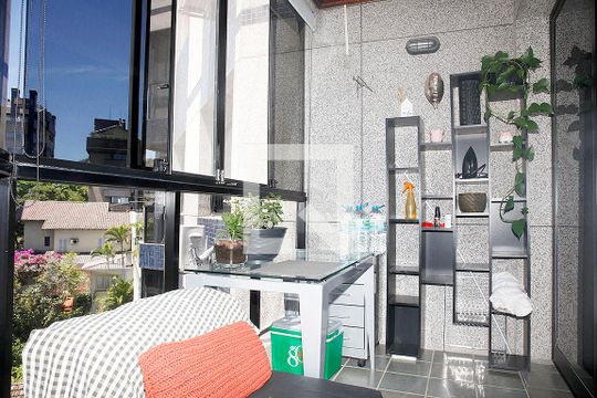 Varanda de apartamento à venda com 1 quarto, 62m² em Rio Branco, Porto Alegre