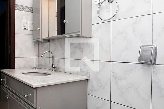 Banheiro de apartamento à venda com 1 quarto, 45m² em Cidade Baixa, Porto Alegre