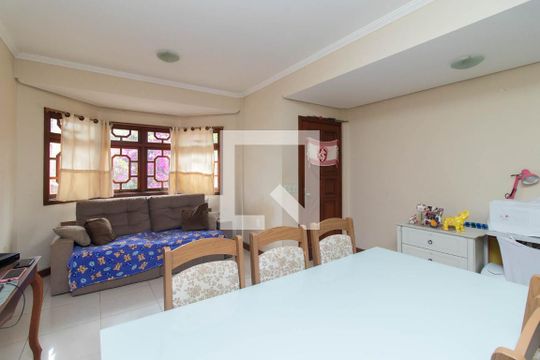 Sala de casa à venda com 3 quartos, 154m² em Vila Nova, Porto Alegre