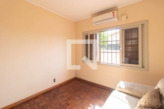 Quarto 2 de casa à venda com 5 quartos, 250m² em Partenon, Porto Alegre