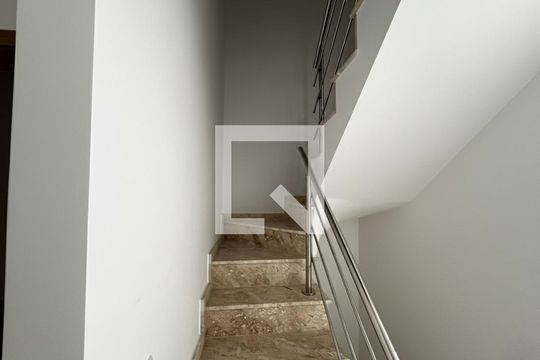 Escada de casa à venda com 3 quartos, 120m² em Jardim Paraíso, São Paulo