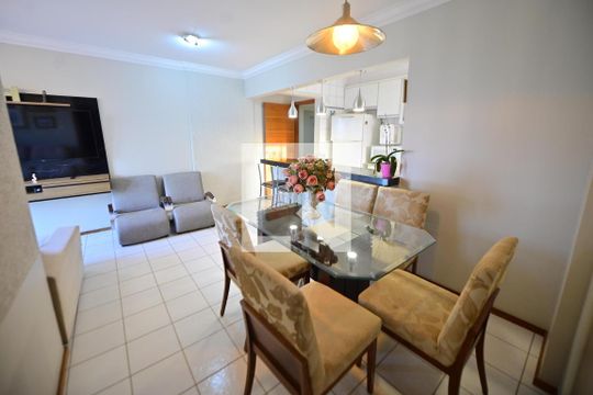 Sala de apartamento para alugar com 3 quartos, 70m² em Residencial Eldorado, Goiânia