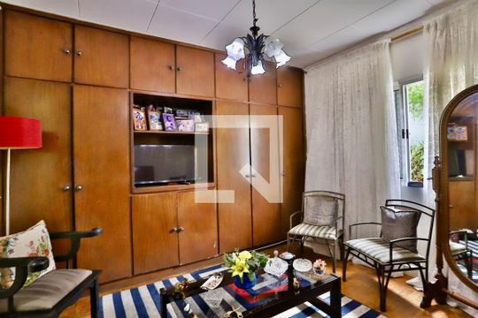 Quarto 2 de casa à venda com 3 quartos, 350m² em Vila Bertioga, São Paulo
