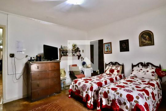 Quarto 1 de casa à venda com 3 quartos, 350m² em Vila Bertioga, São Paulo