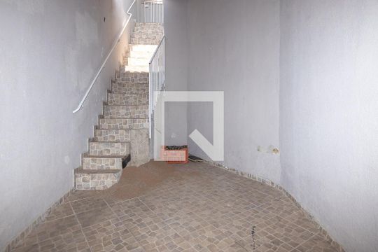 Garagem e Acesso a Casa de casa para alugar com 3 quartos, 100m² em Santa Monica, Belo Horizonte