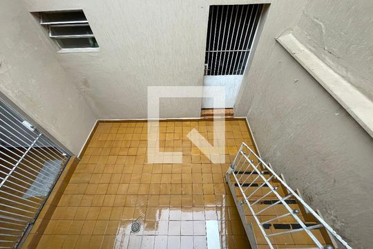 Quintal de casa para alugar com 3 quartos, 80m² em Jardim Luísa, São Paulo