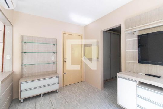 Sala de apartamento para alugar com 1 quarto, 38m² em Santo Antônio, Porto Alegre