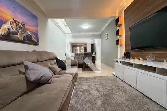 Sala de casa à venda com 3 quartos, 130m² em Vila Linda, Santo André