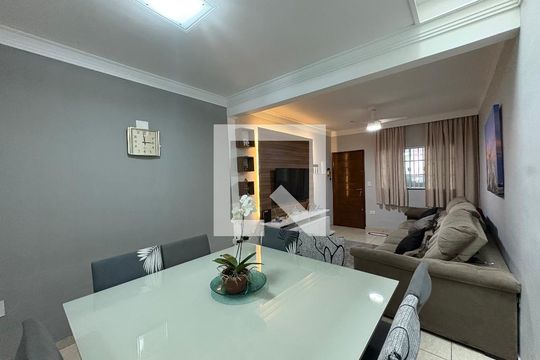 Sala de casa à venda com 3 quartos, 130m² em Vila Linda, Santo André