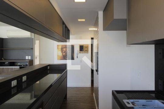 Cozinha de apartamento à venda com 2 quartos, 128m² em Jardim do Salso, Porto Alegre
