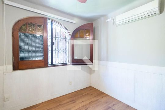 Quarto 1 de casa para alugar com 4 quartos, 700m² em Vila Conceição, Porto Alegre