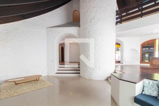 Sala de casa para alugar com 4 quartos, 700m² em Vila Conceição, Porto Alegre