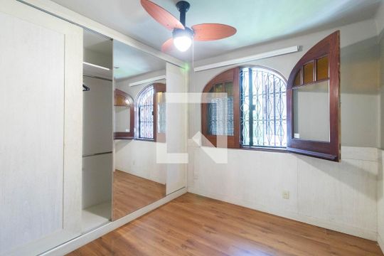 Quarto 1 de casa para alugar com 4 quartos, 700m² em Vila Conceição, Porto Alegre