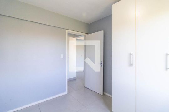 Quarto 1 de apartamento para alugar com 2 quartos, 70m² em Nonoai, Porto Alegre