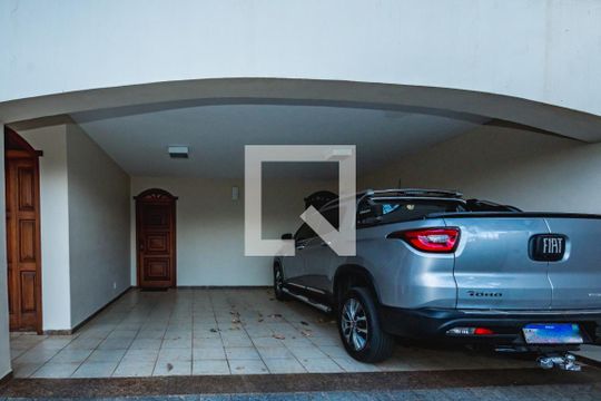 Área comum de casa à venda com 3 quartos, 300m² em Santa Rosa, Belo Horizonte