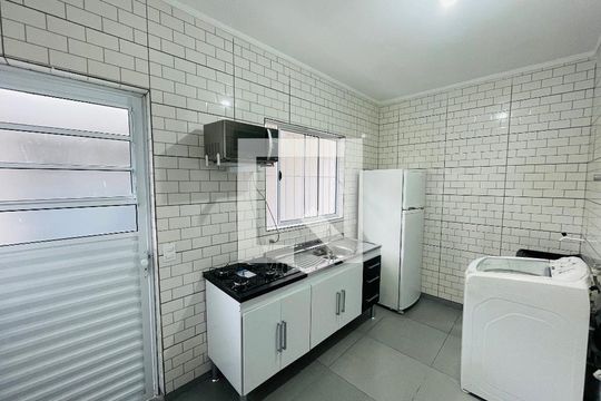 Sala/cozinha de apartamento para alugar com 1 quarto, 22m² em Vila Operária, Guarulhos