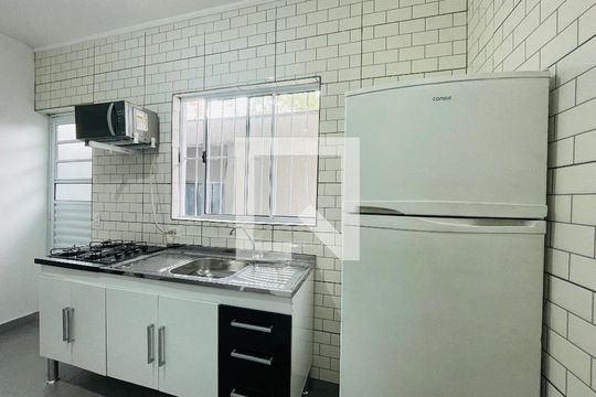 Sala/cozinha de apartamento para alugar com 1 quarto, 22m² em Vila Operária, Guarulhos