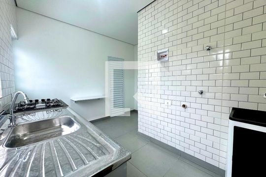 Sala/Cozinha de apartamento para alugar com 1 quarto, 22m² em Portal dos Gramados, Guarulhos