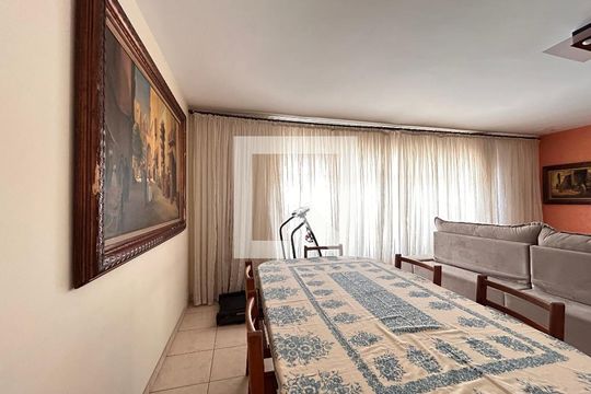 Sala de casa à venda com 4 quartos, 253m² em Jardim Monjolo, São Paulo