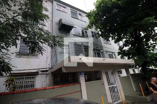 Fachada e portaria de apartamento à venda com 3 quartos, 105m² em Parada de Lucas, Rio de Janeiro