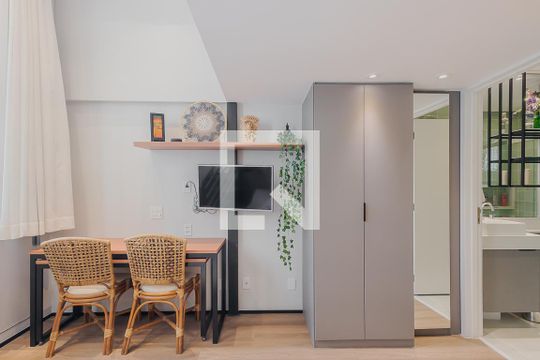 Sala de kitnet/studio para alugar com 1 quarto, 35m² em Sumarezinho, São Paulo