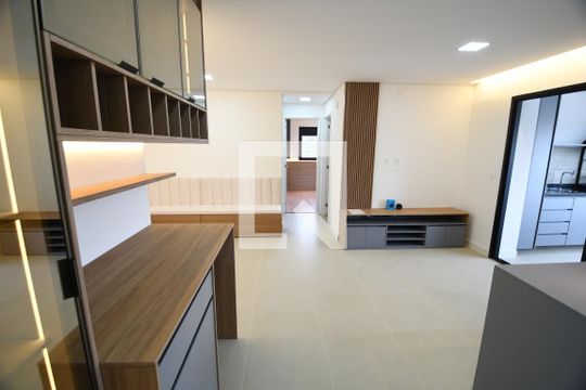 Sala de apartamento para alugar com 3 quartos, 105m² em Nova Campinas, Campinas