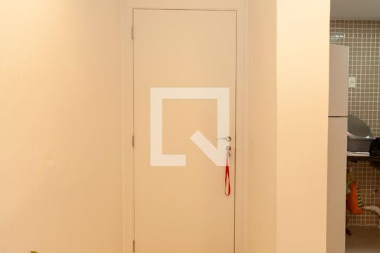 Entrada de apartamento à venda com 3 quartos, 58m² em Usina Piratininga, São Paulo