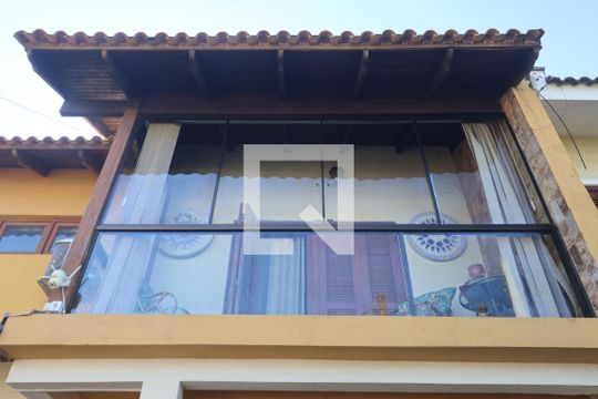 Vista  de casa à venda com 3 quartos, 170m² em Mato Grande, Canoas