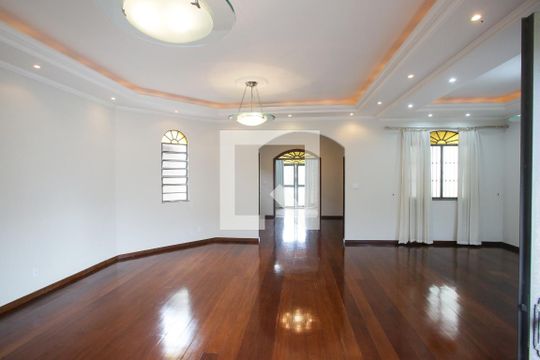 Sala de Estar de casa à venda com 4 quartos, 444m² em Jacarepaguá, Rio de Janeiro