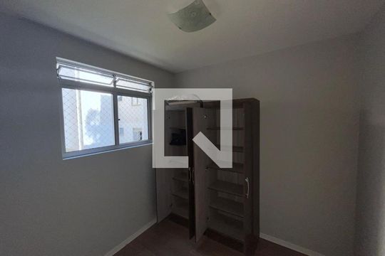 Quarto 2 de apartamento para alugar com 3 quartos, 55m² em Santa Cândida, Curitiba