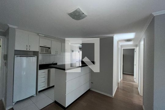 Cozinha de apartamento para alugar com 3 quartos, 55m² em Santa Cândida, Curitiba