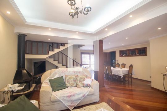 Sala de casa à venda com 6 quartos, 370m² em Cristal, Porto Alegre