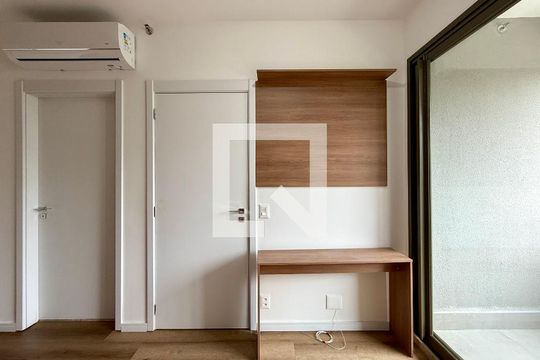Sala de apartamento à venda com 1 quarto, 32m² em Campo Belo, São Paulo