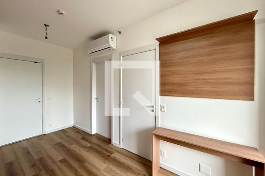 Sala de apartamento à venda com 1 quarto, 32m² em Campo Belo, São Paulo