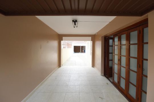 Garagem de casa à venda com 4 quartos, 262m² em Sarandi, Porto Alegre
