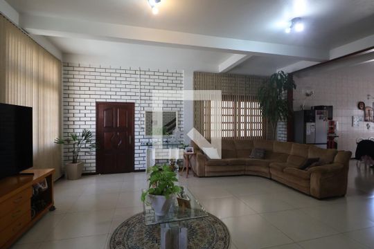 Sala 1 de casa à venda com 4 quartos, 345m² em São José, Canoas