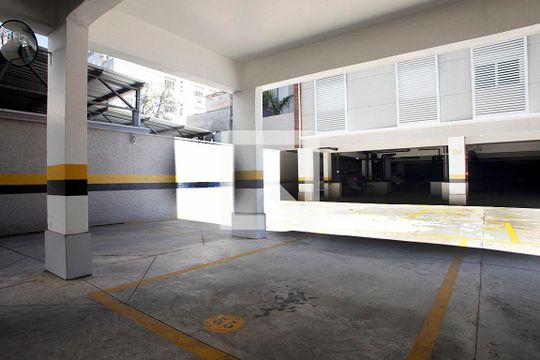 Box Garagem de kitnet/studio à venda com 1 quarto, 34m² em Cidade Baixa, Porto Alegre