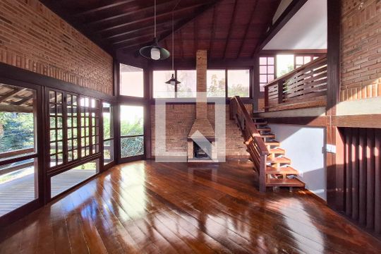 Sala 1 de casa de condomínio à venda com 3 quartos, 326m² em Matapaca, Niterói