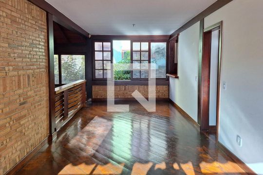 Sala 2 de casa de condomínio à venda com 3 quartos, 326m² em Matapaca, Niterói