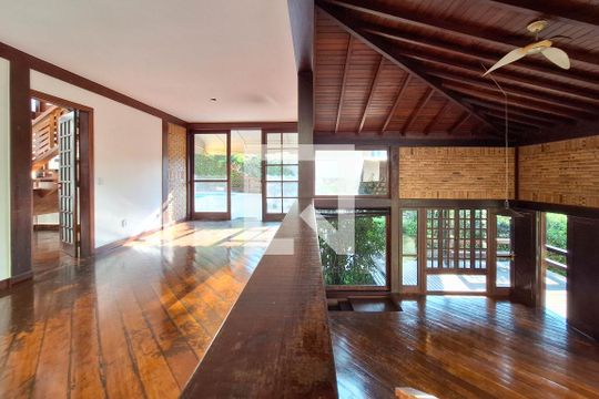 Sala 2 de casa de condomínio à venda com 3 quartos, 326m² em Matapaca, Niterói