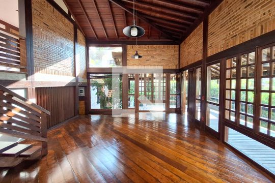 Sala 1 de casa de condomínio à venda com 3 quartos, 326m² em Matapaca, Niterói