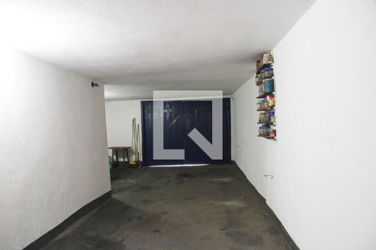 Garagem  de casa à venda com 2 quartos, 120m² em Vila Harmonia, Guarulhos