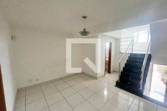 Sala 2 de casa à venda com 3 quartos, 104m² em Jardim Rossin, São Paulo