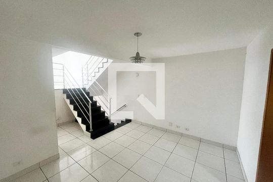 Sala 2 de casa à venda com 3 quartos, 104m² em Jardim Rossin, São Paulo