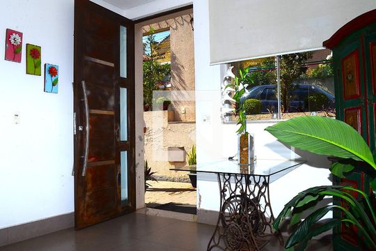Sala 1 de casa à venda com 6 quartos, 510m² em Renascença, Belo Horizonte