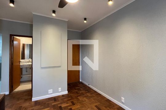 Sala de apartamento para alugar com 1 quarto, 50m² em Bosque, Campinas